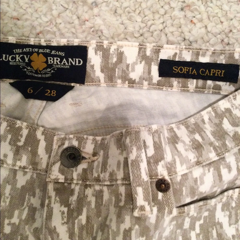 Lucky Brand capri jeans - Picture 3 of 6